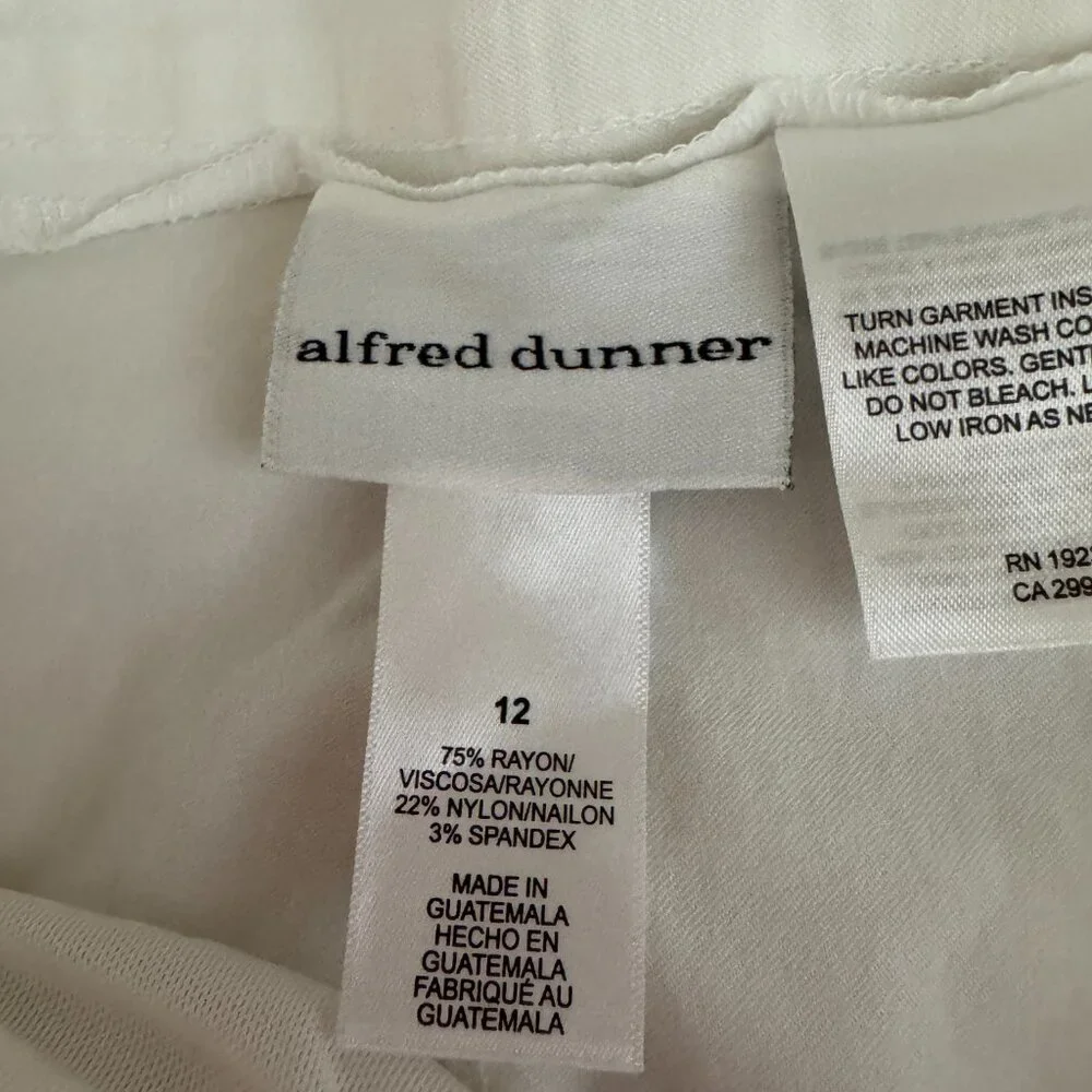 Alfred Dunner White Pull-On Capris Size 12
